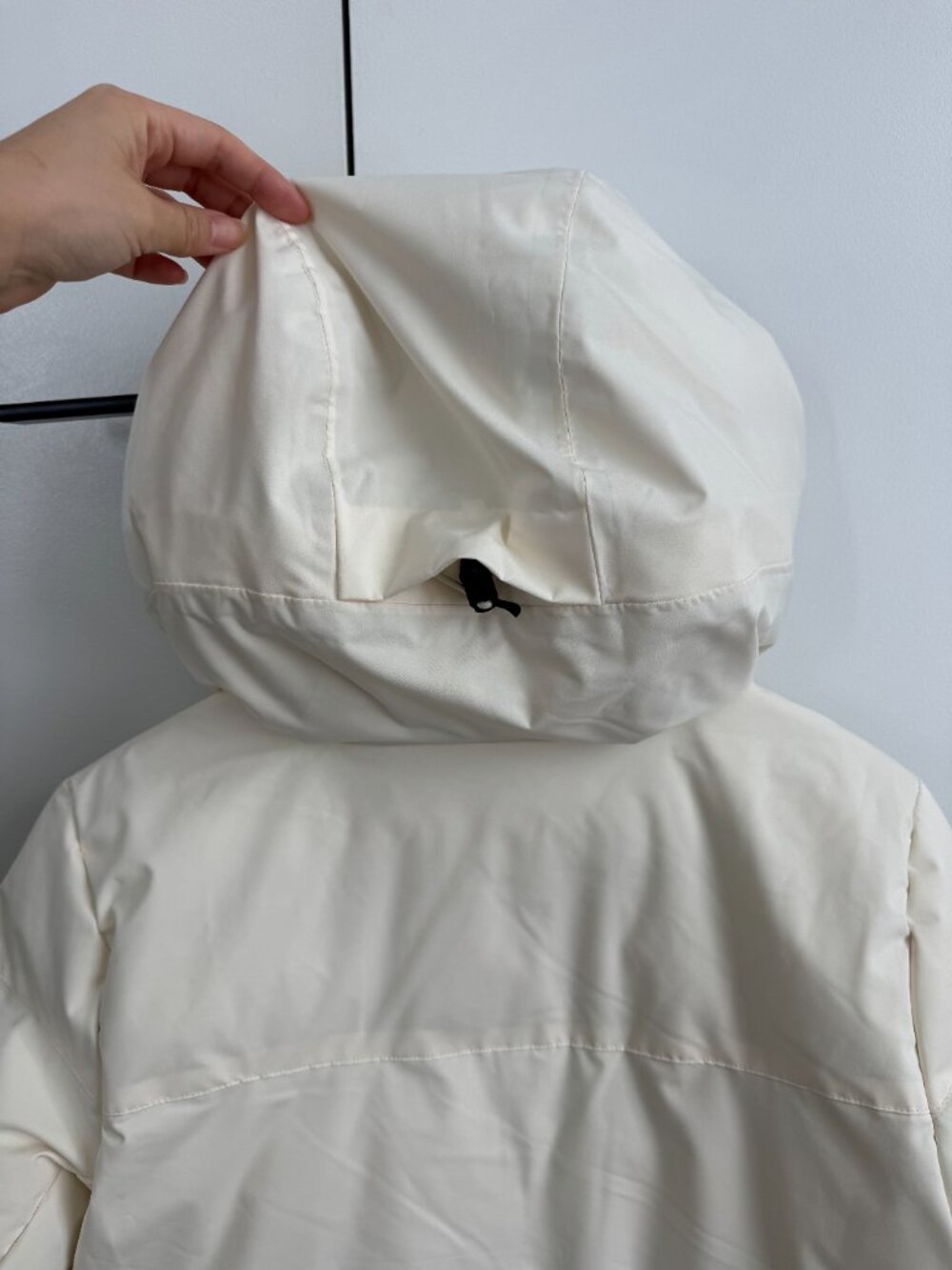 Helly Hansen Nora Short Puffy Ski Jacket - Cream - Picture 9 of 11